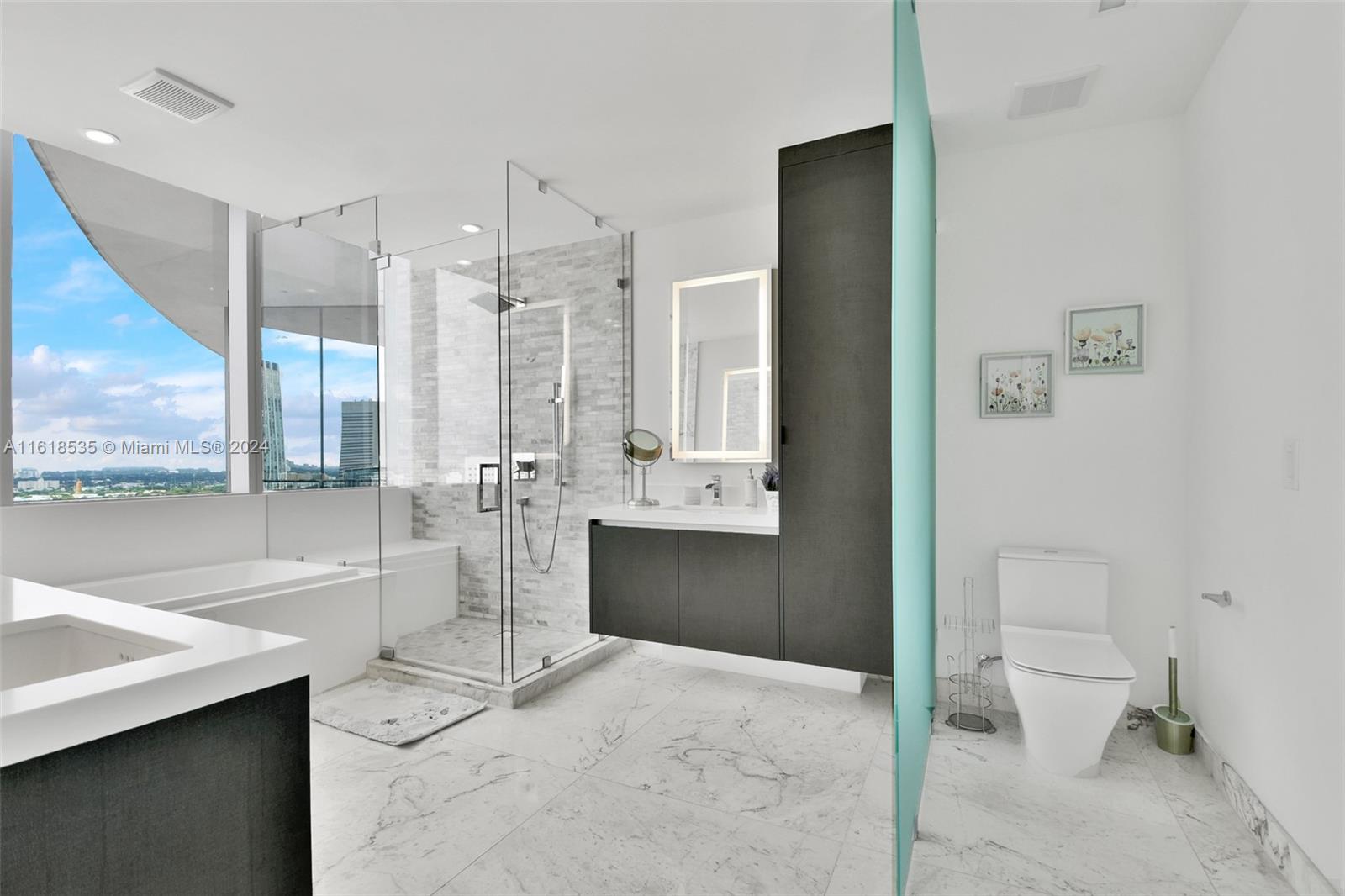 851 NE 1st Ave #2112, Miami FL 33132