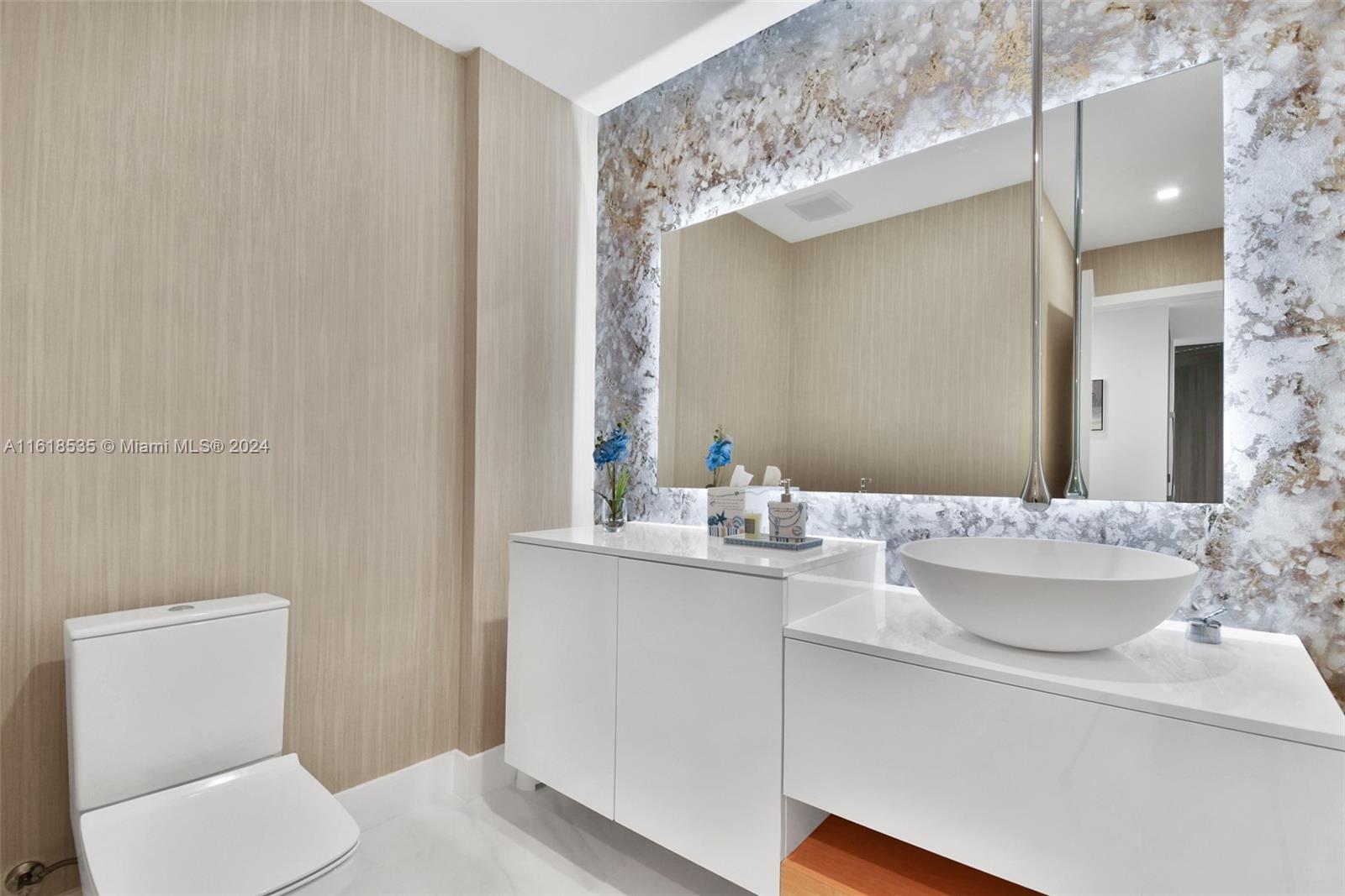 851 NE 1st Ave #2112, Miami FL 33132
