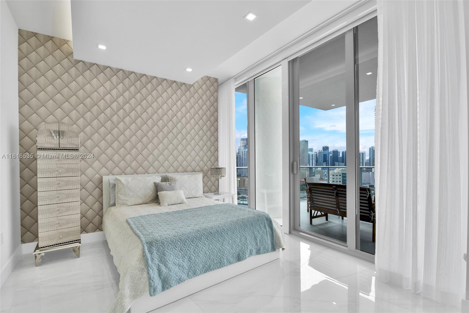 851 NE 1st Ave #2112, Miami FL 33132