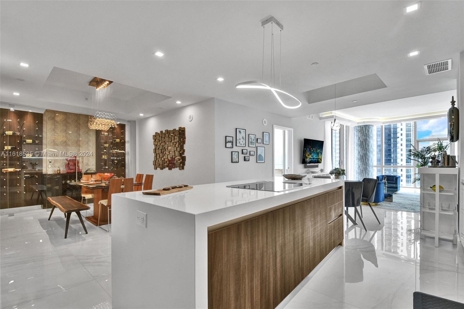 851 NE 1st Ave #2112, Miami FL 33132