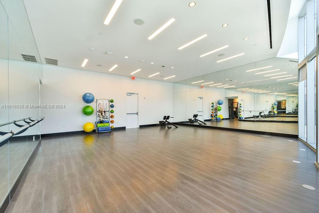 851 NE 1st Ave #2112, Miami FL 33132