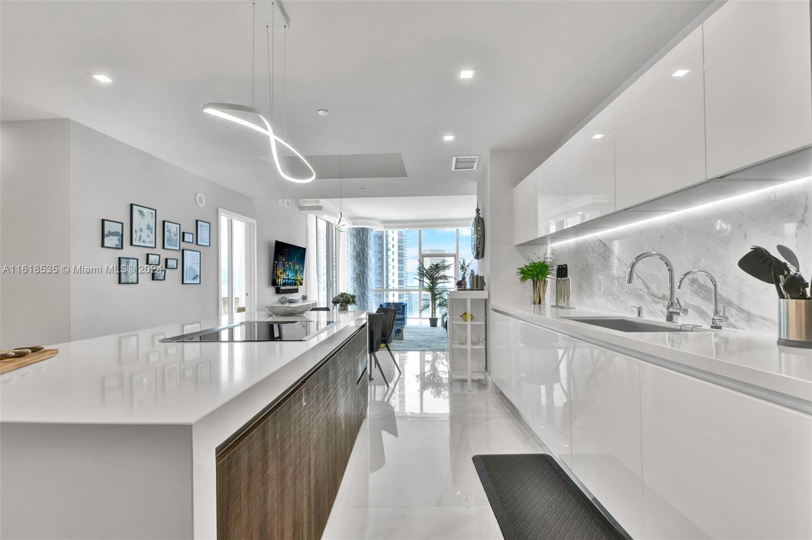 851 NE 1st Ave #2112, Miami FL 33132