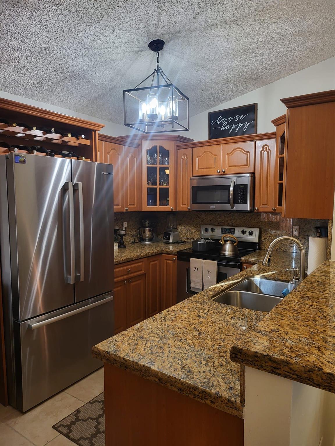 GRANITE COUNTERTOP KITCHEN