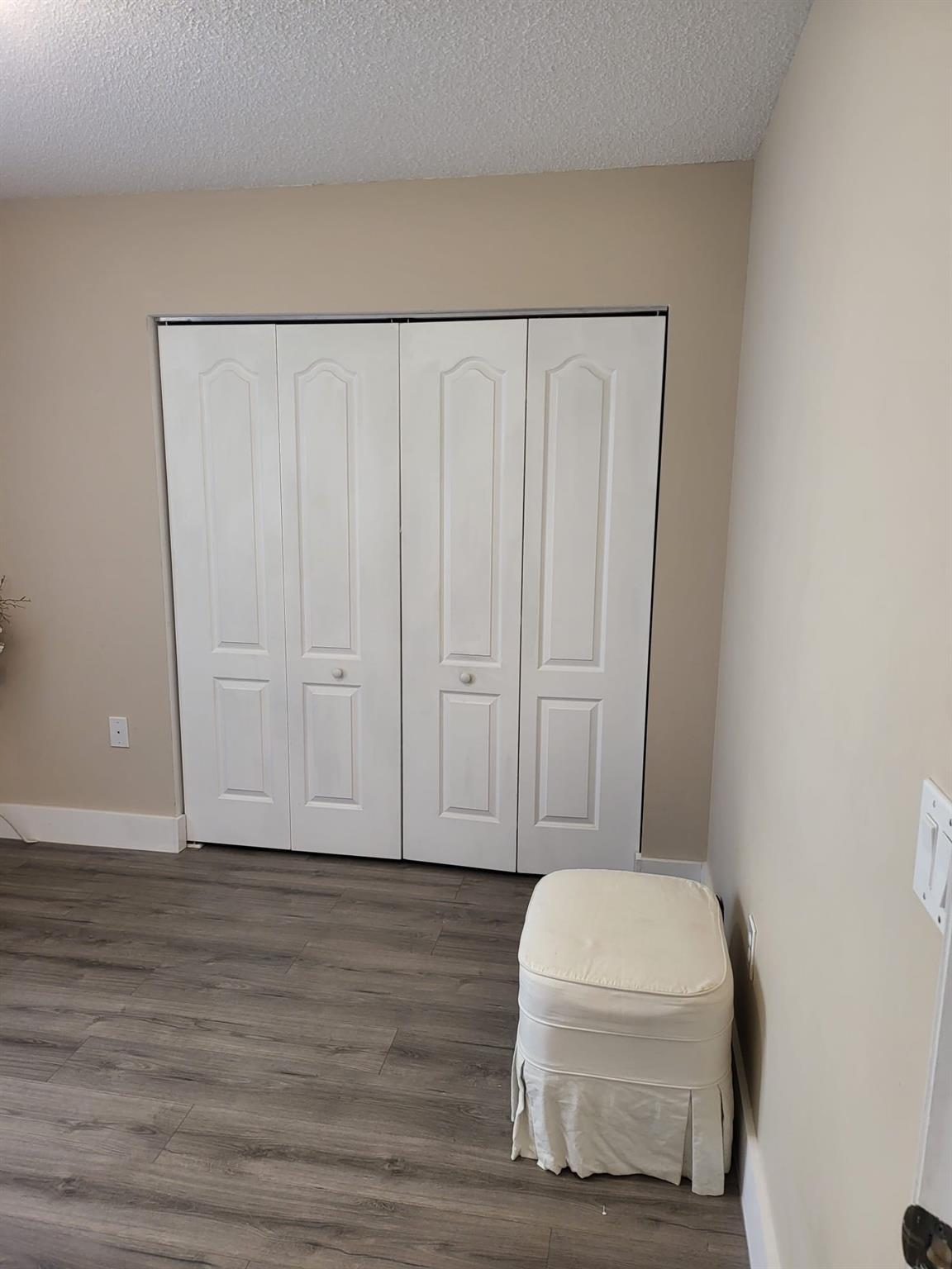 SECOND BERDOOM CLOSET