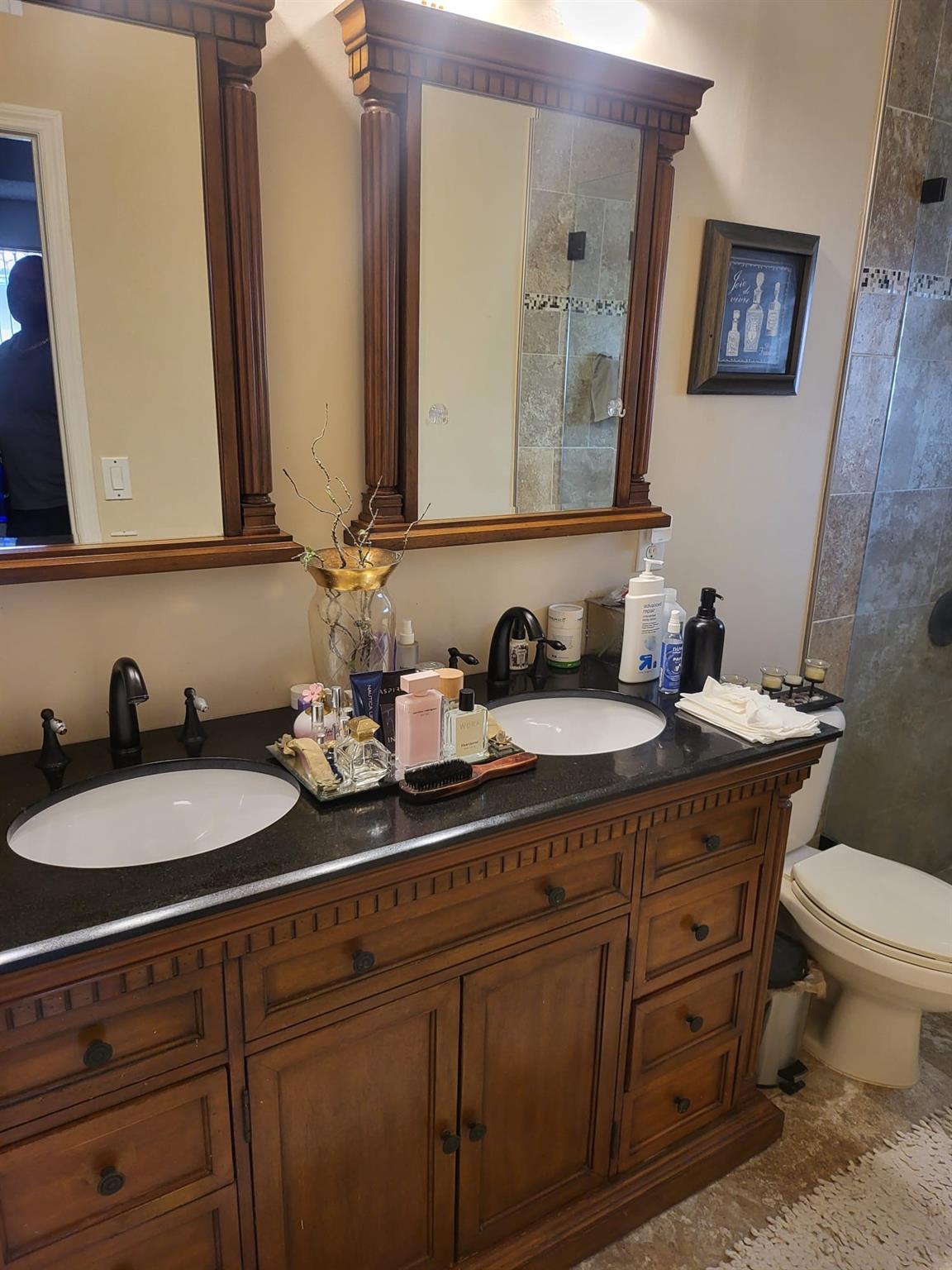 DUAL MASTER BATHROOM SINKS