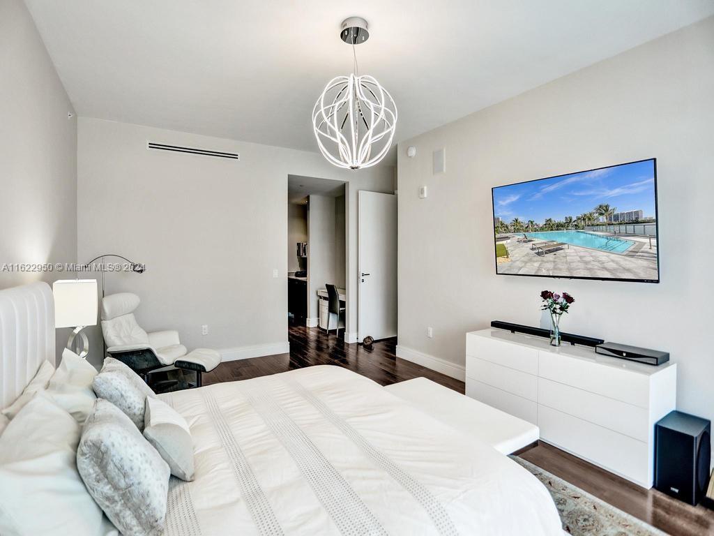 3250 NE 188th St #207, Aventura FL 33180