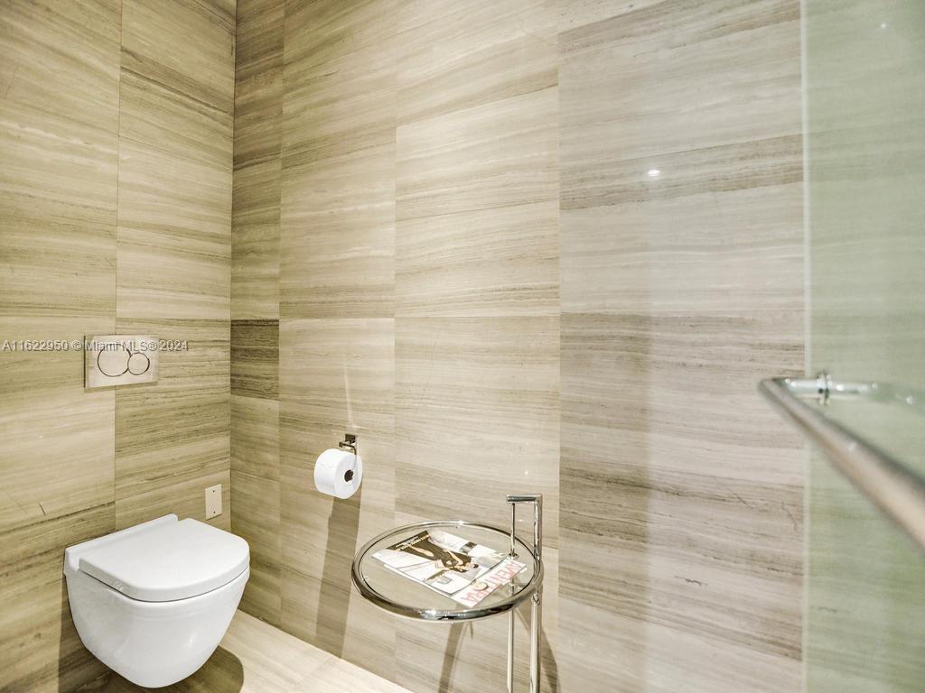 3250 NE 188th St #207, Aventura FL 33180