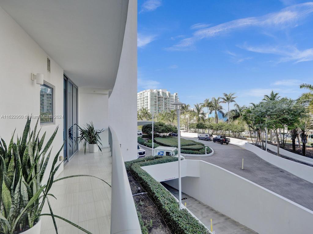 3250 NE 188th St #207, Aventura FL 33180