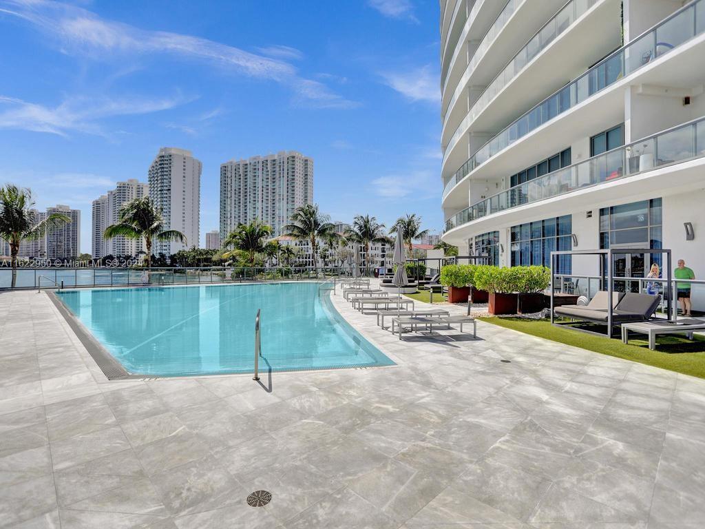 3250 NE 188th St #207, Aventura FL 33180