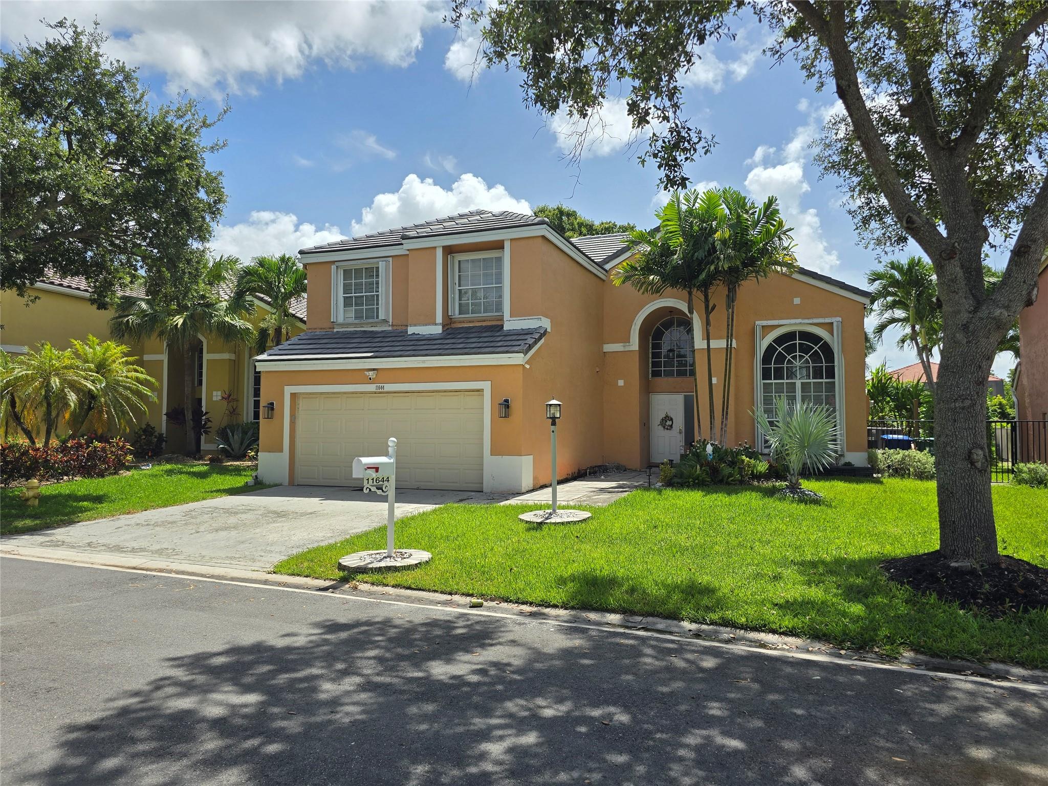 11644 Nw 2nd Dr Coral Springs FL 33071 | F10451189