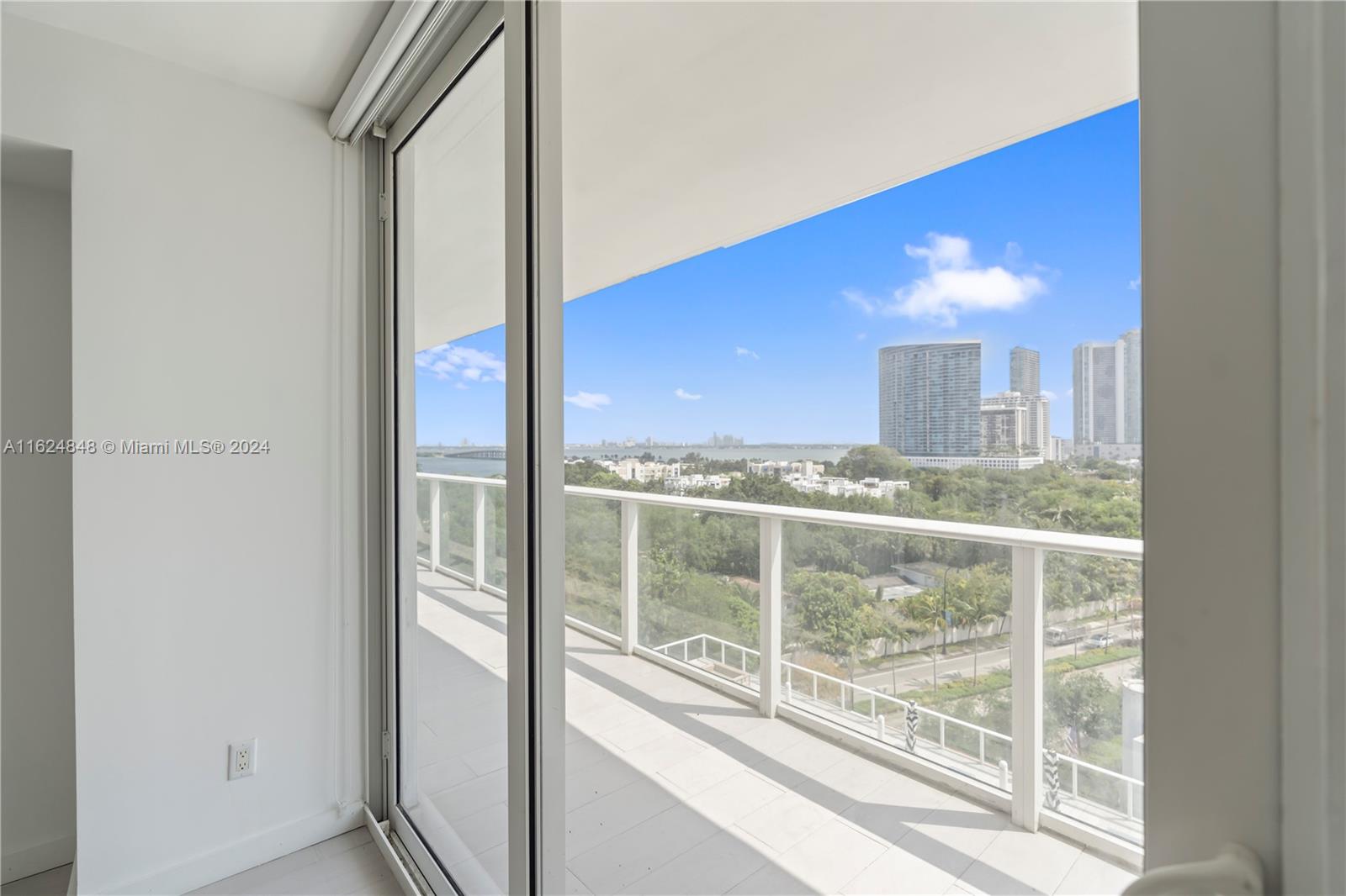 Condo for Sale in Miami, FL
