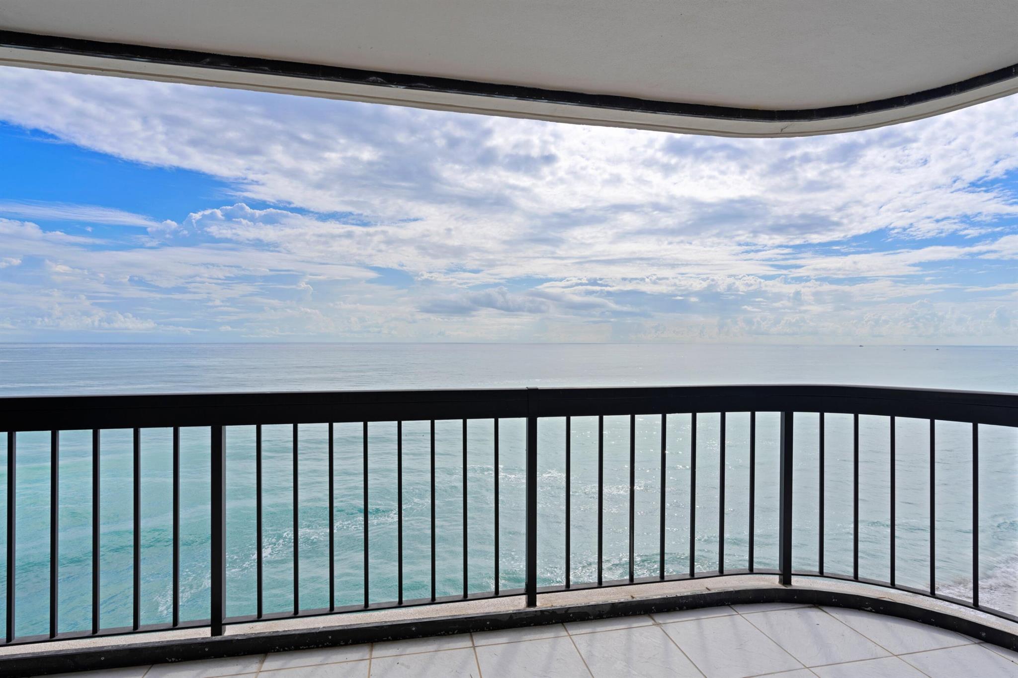 Homes for sale in Riviera Beach, FL | 5380 N Ocean Dr #10d, Riviera Beach, FL 33404 | MLS# R11004830