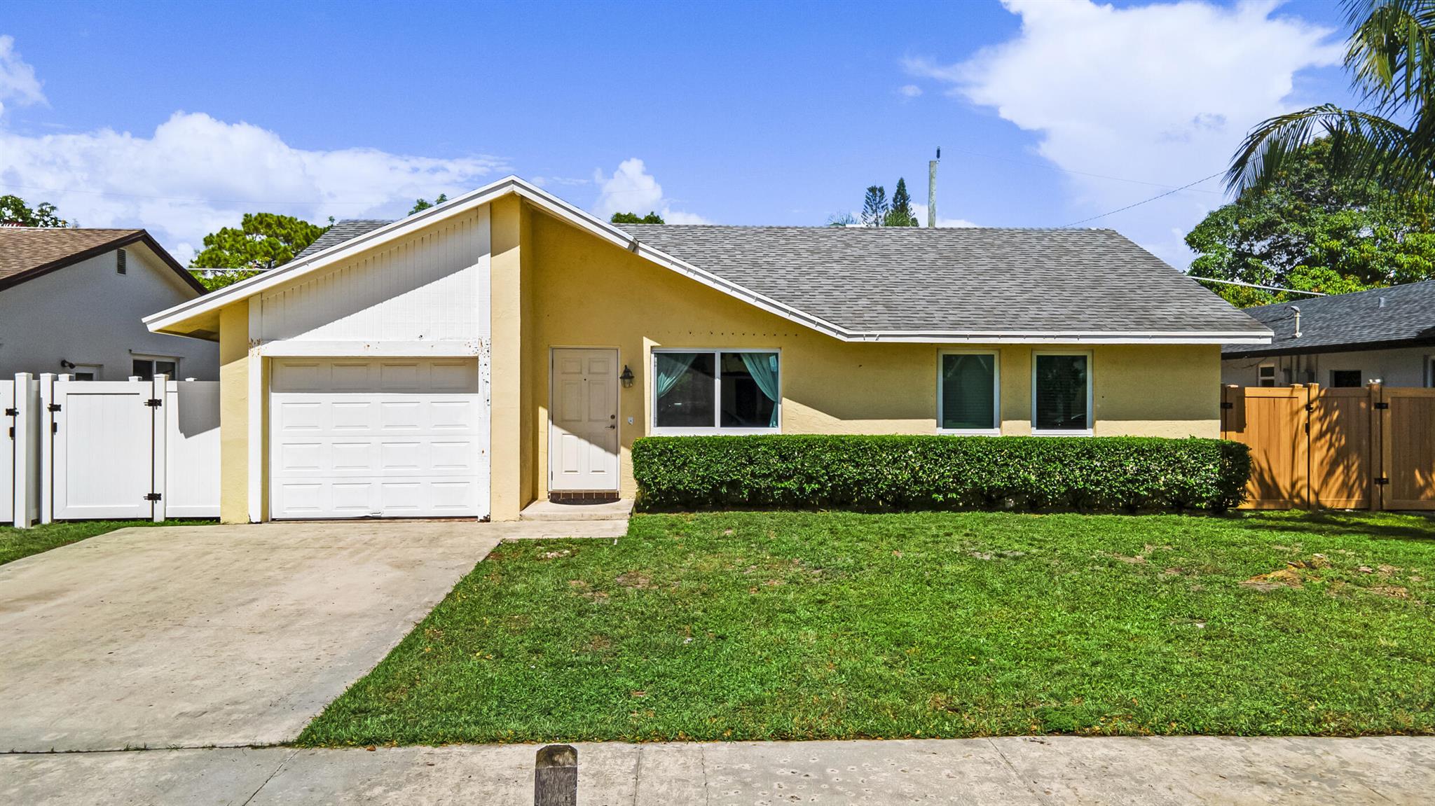 335 Sw 34th Avenue Deerfield Beach FL 33442 | R11005637