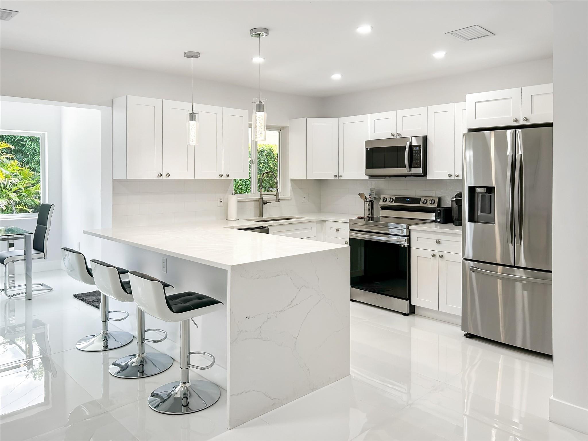 132 Almar Dr Wilton Manors FL 33334 | F10452674