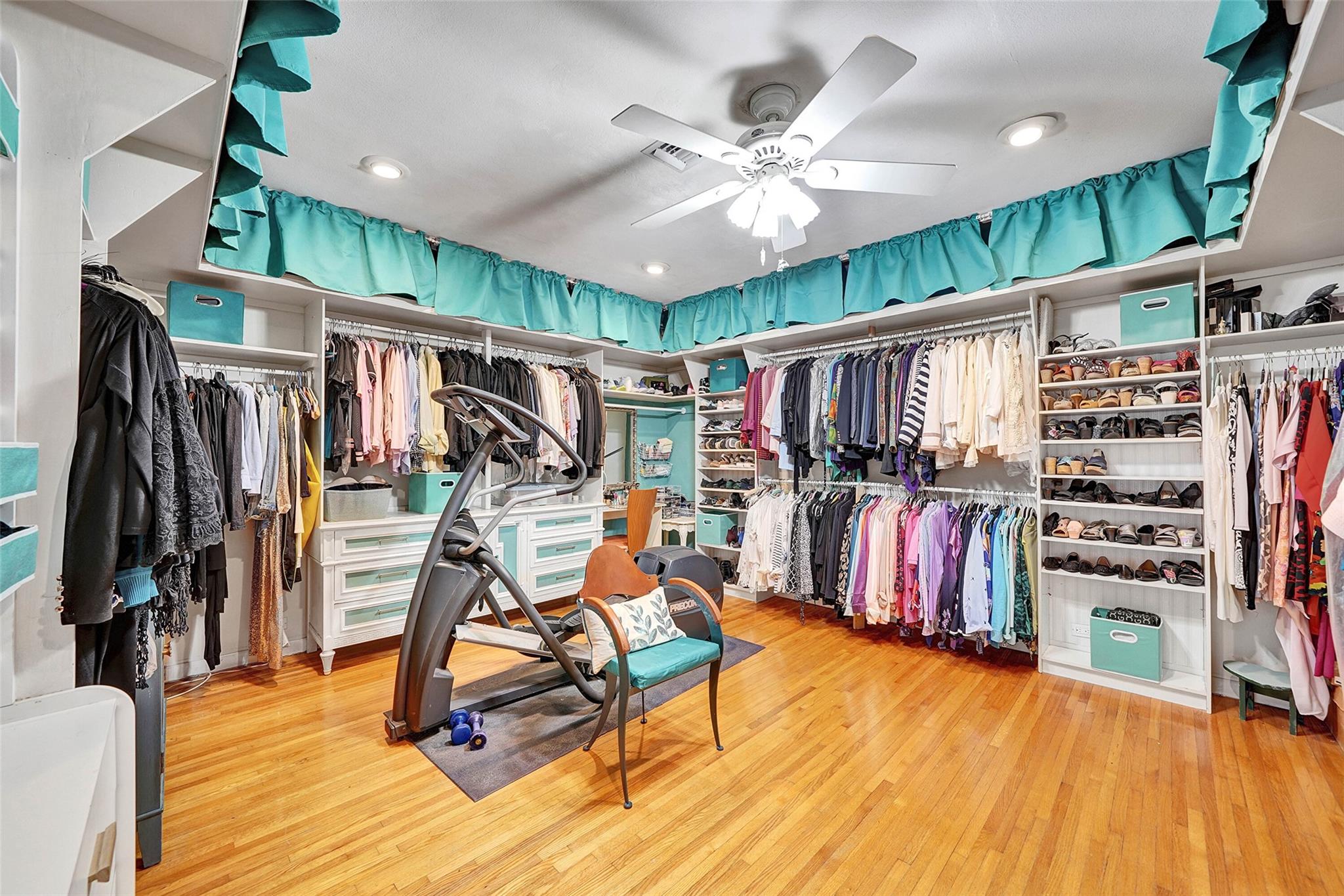 Walk-in closet