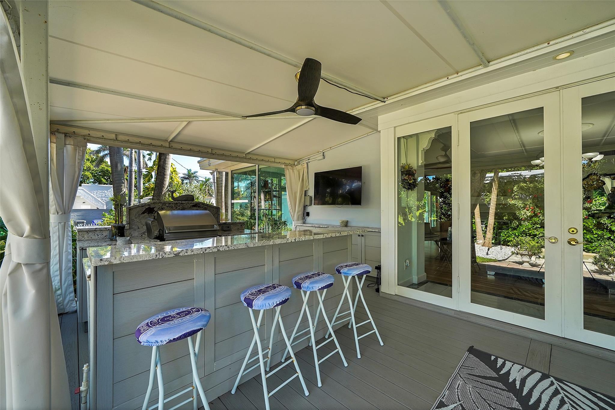 Deck, bar, summer kitchen