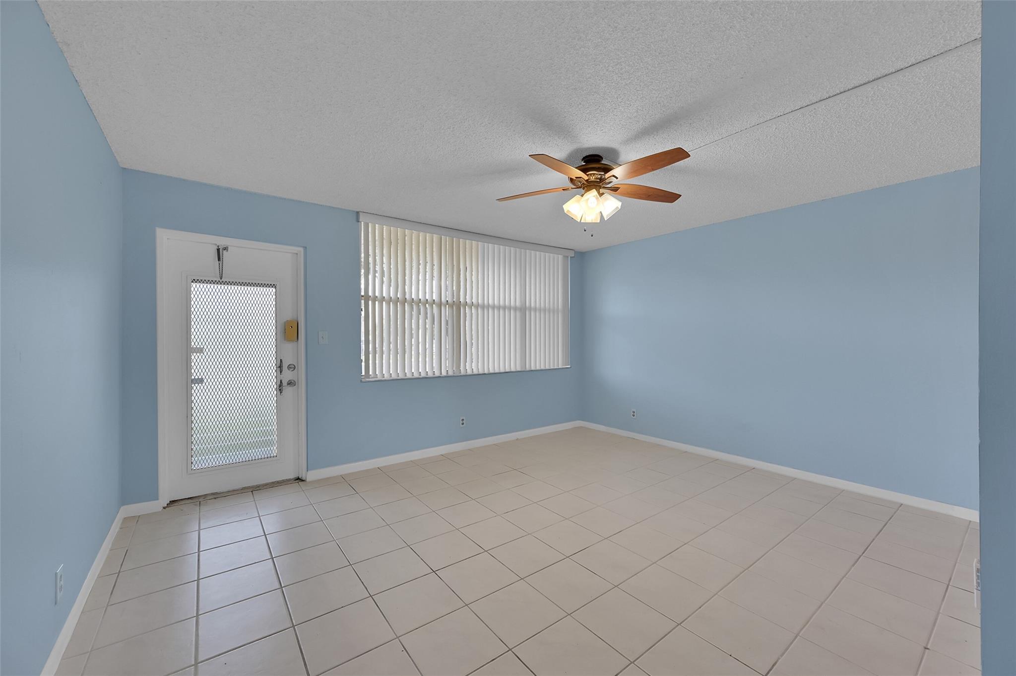 Homes for sale in Sunrise, FL | 9121 Sunrise Lakes Blvd #113, Sunrise, FL 33322 | MLS# F10453538