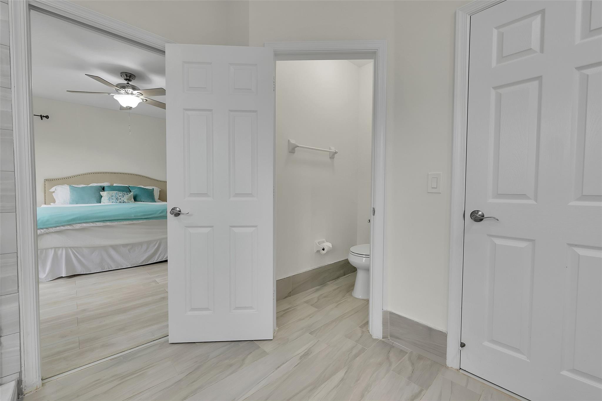 Ensuite Walk-in Closet