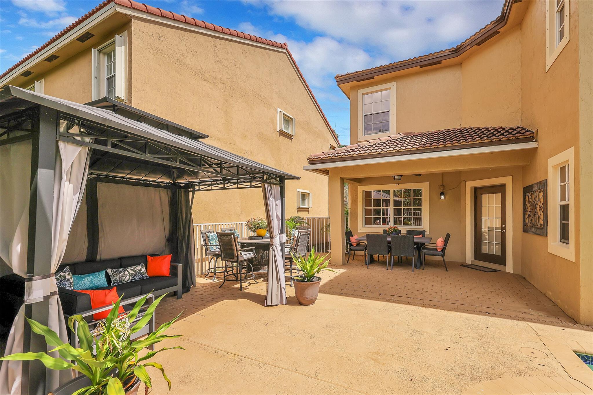 2 Areas for Sitting/Entertaining