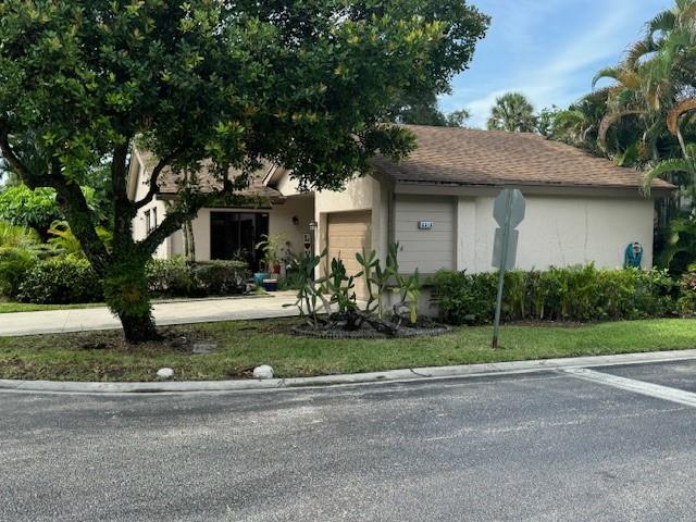 2216 Seagrape Circle on a corner lot