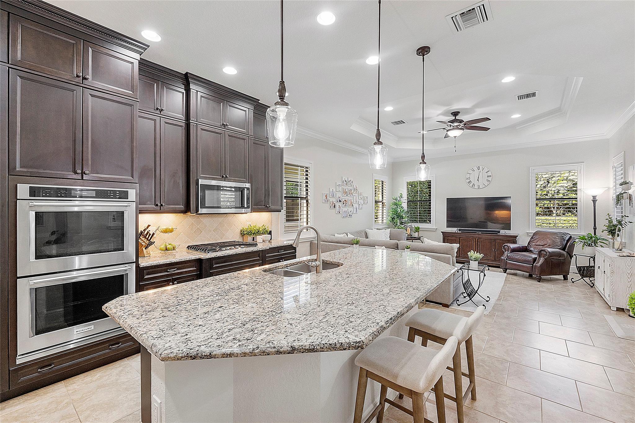 Chef's Delight Kitchen great for entertaining in open floor plan concept, High ceilings.