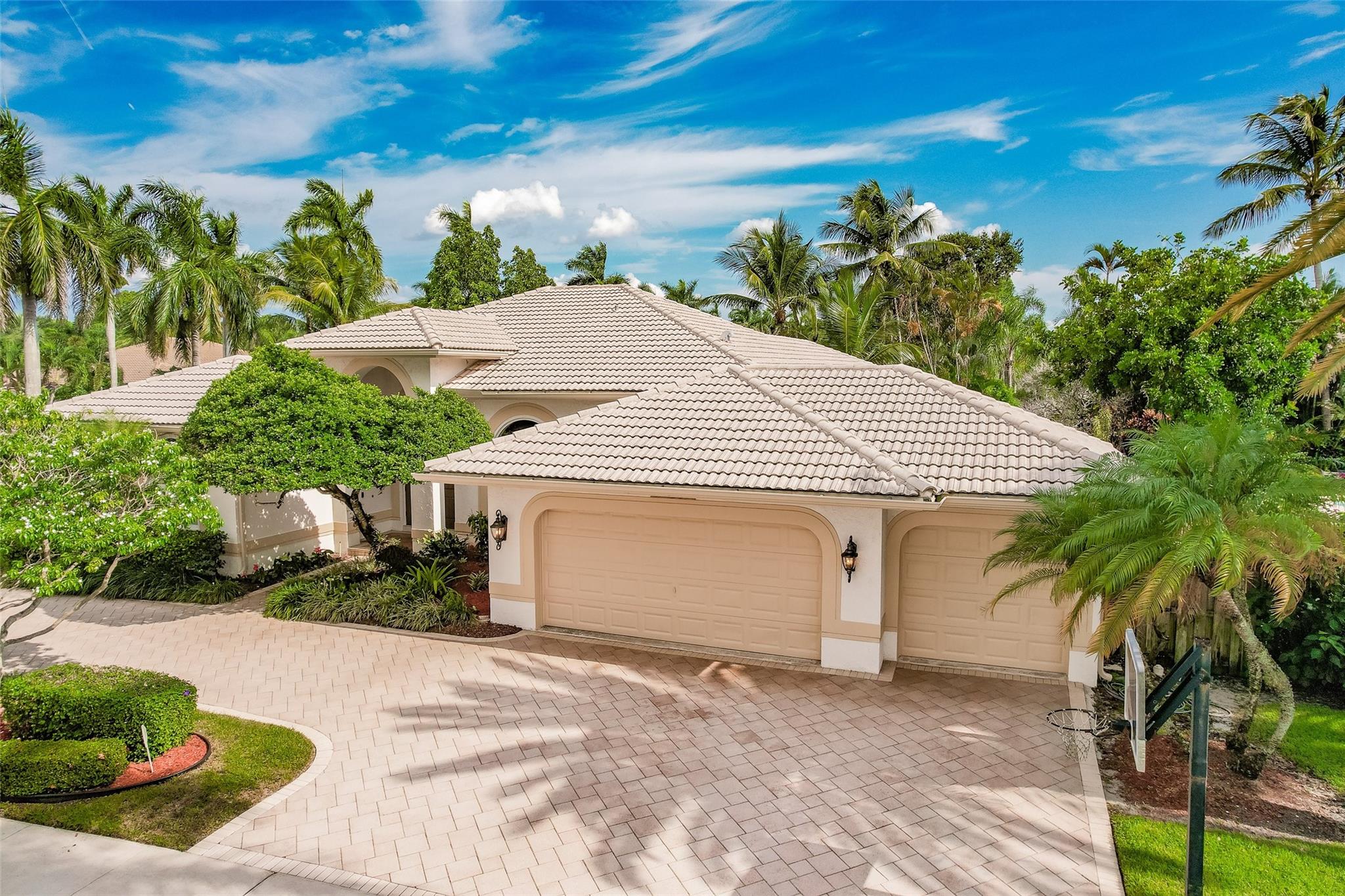 10824 Nw 2nd St Plantation FL 33324 | F10455246