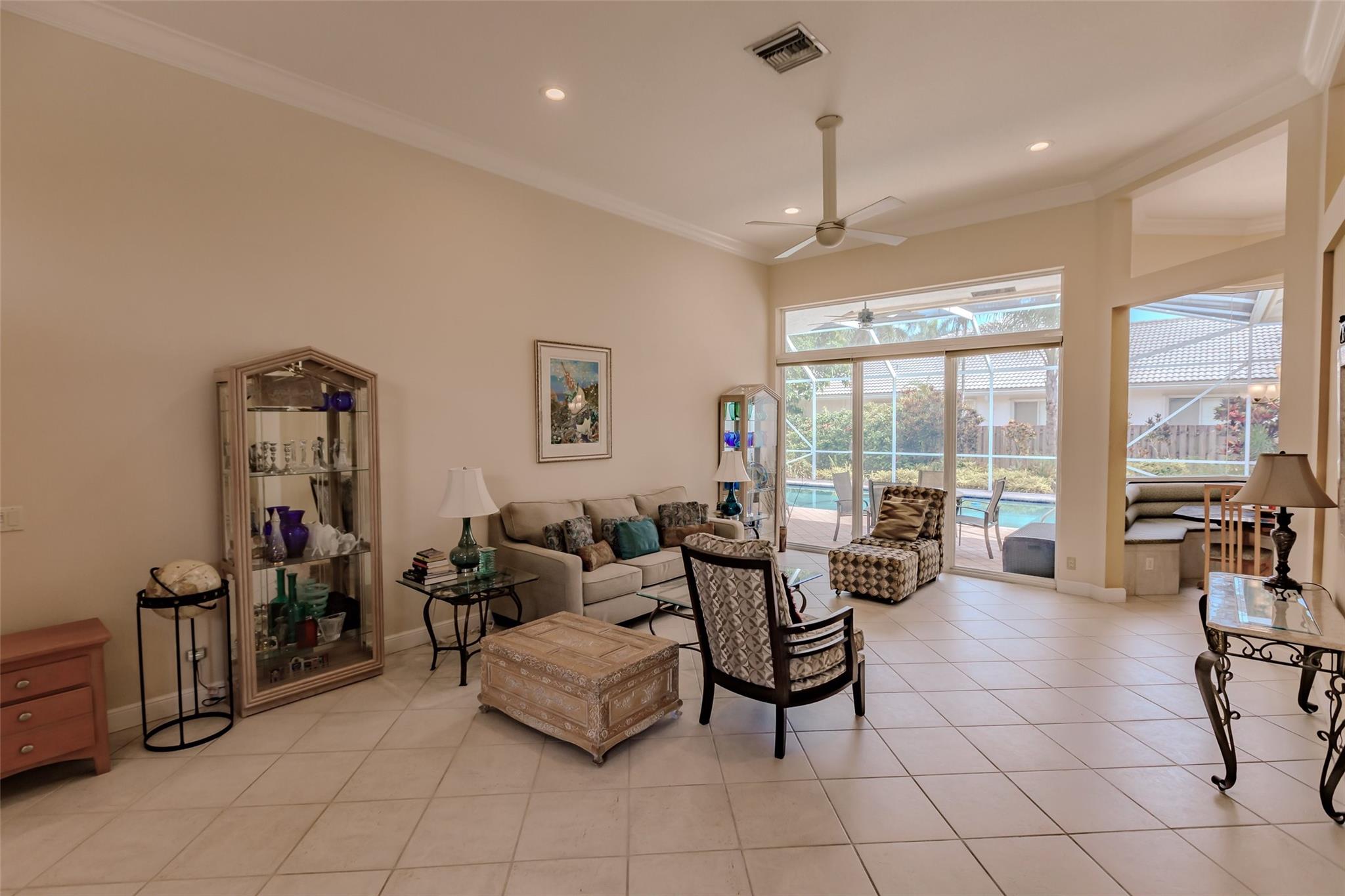 Foyer, Living room, Dining room