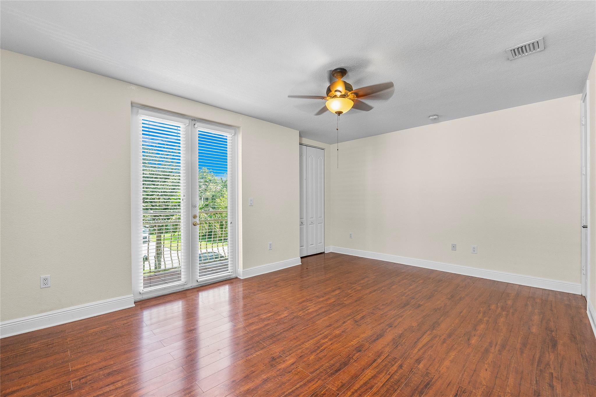 2nd Suite with balcony and 2 closets.