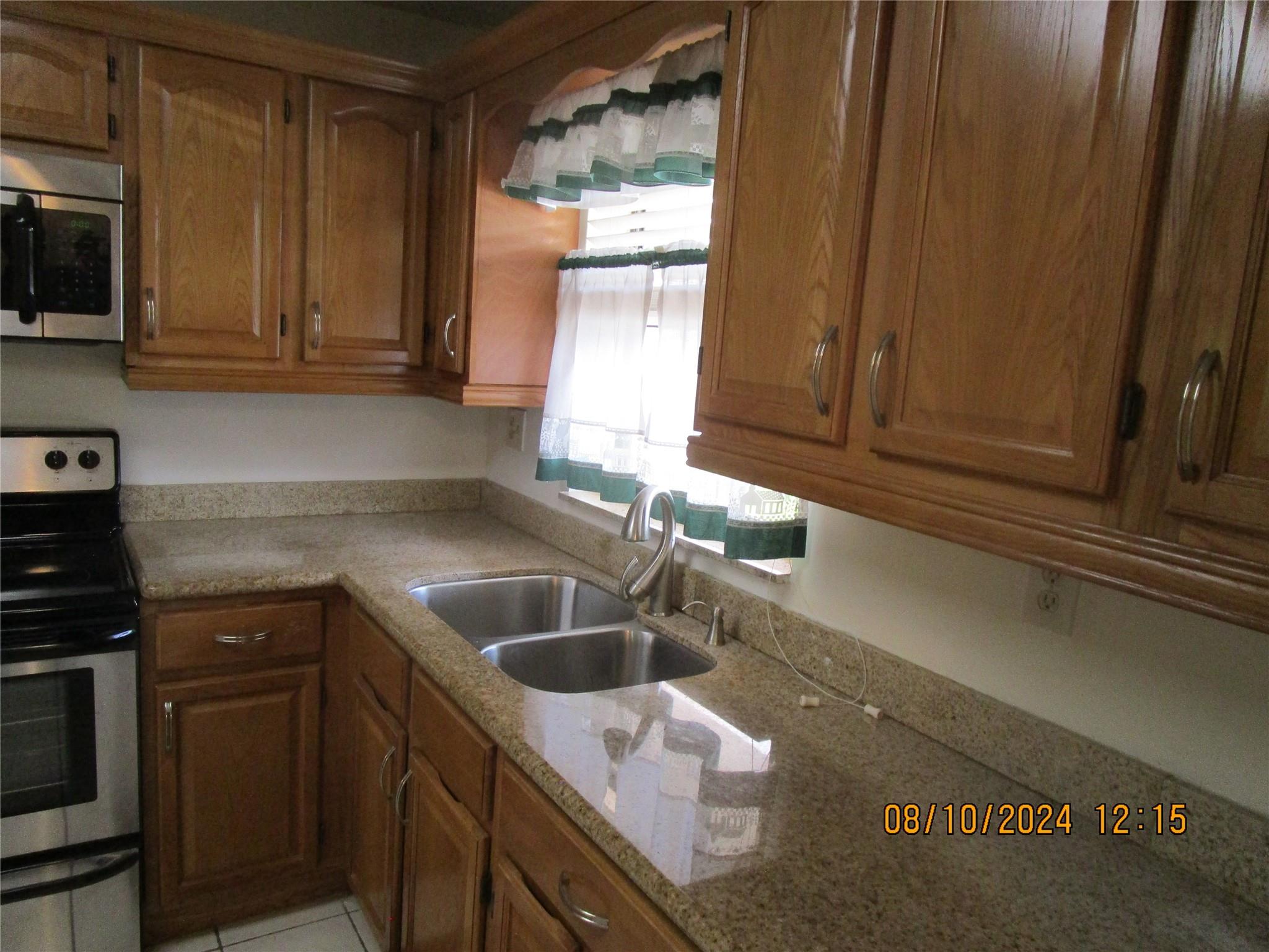 10442 Sunrise Lakes Blvd Sunrise FL 33322 | F10455695