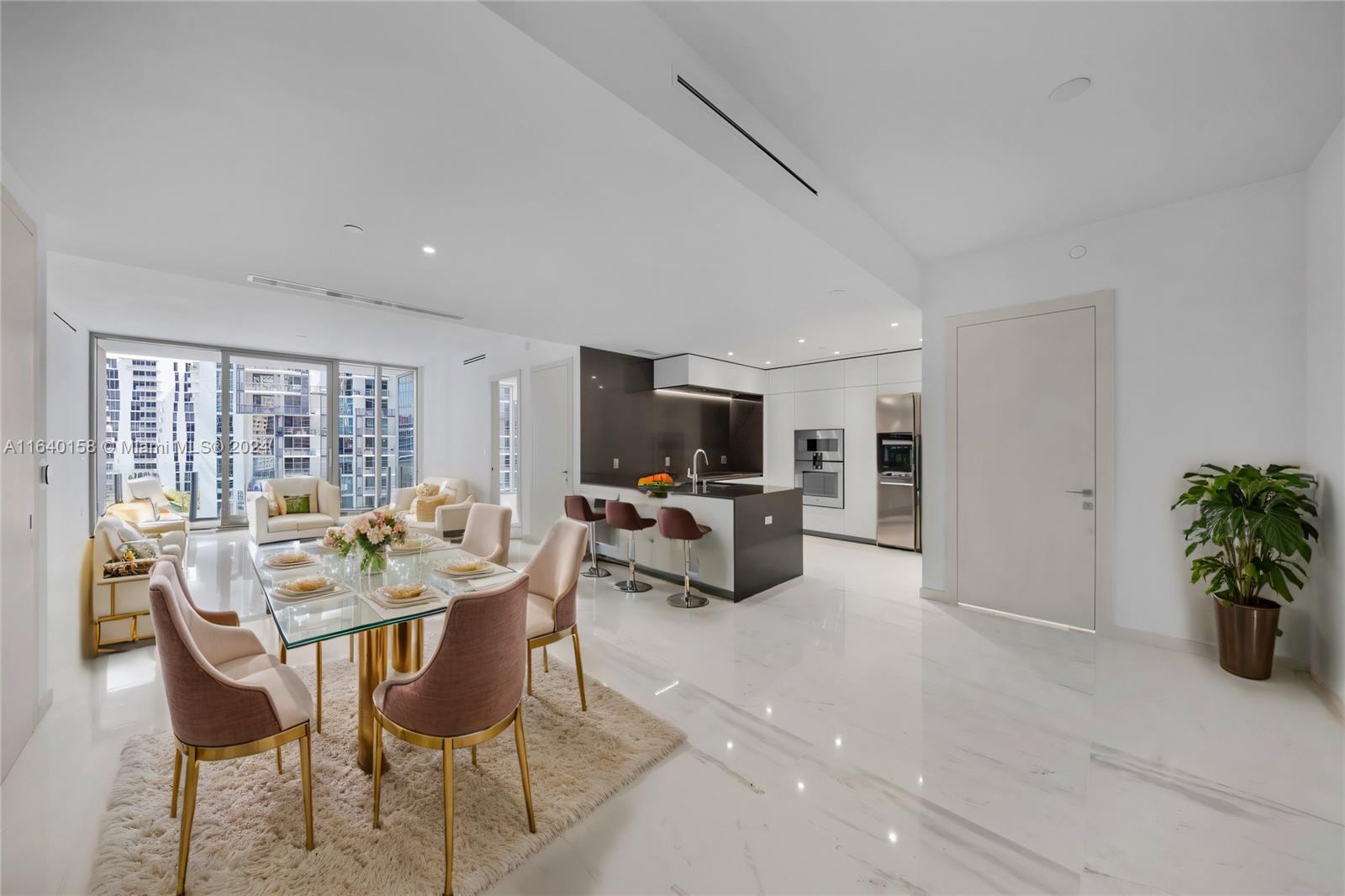 Apartamento à Venda em Miami, FL