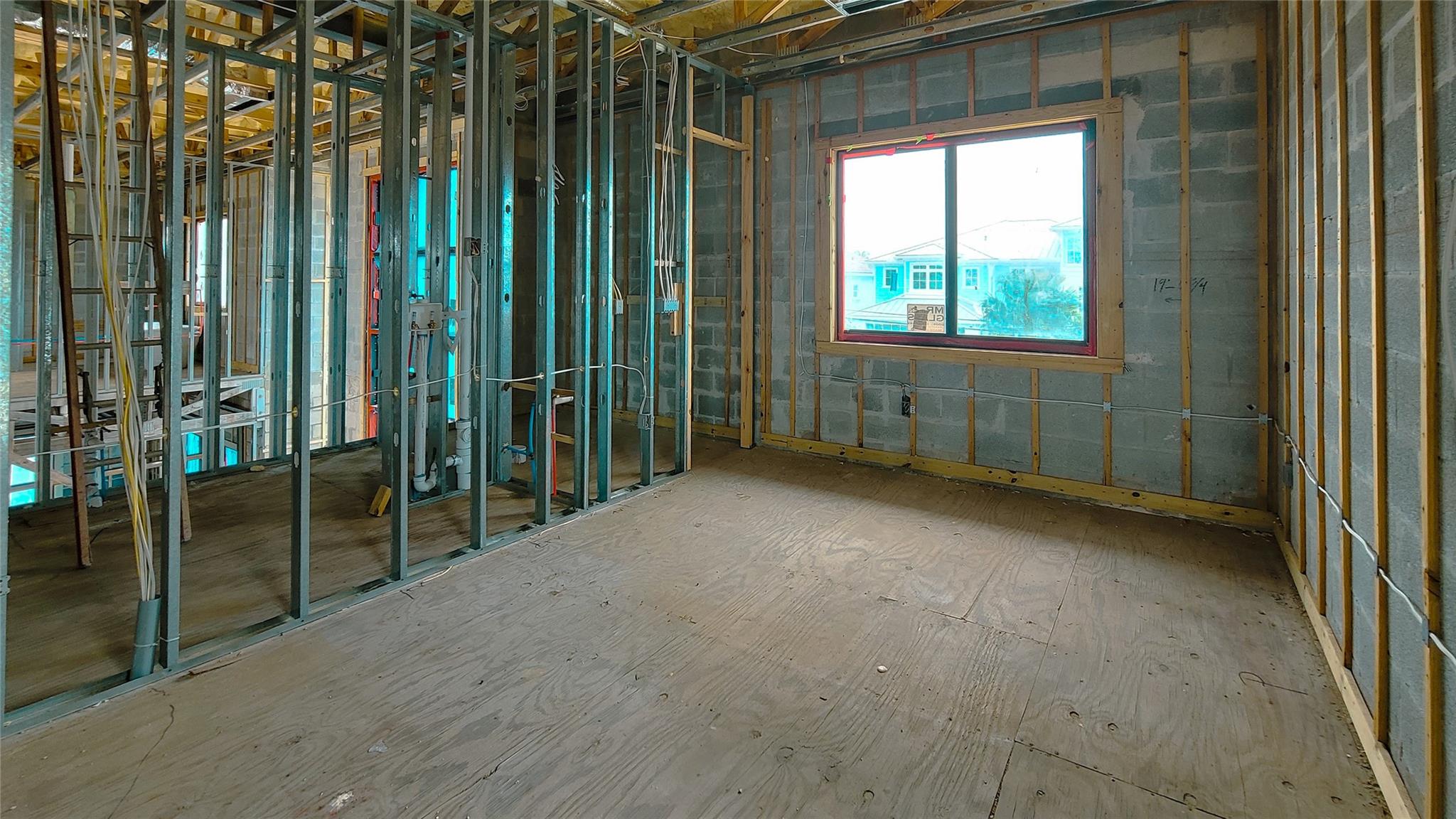 Front Guest Bedroom Ensuite With Wraparound Balcony