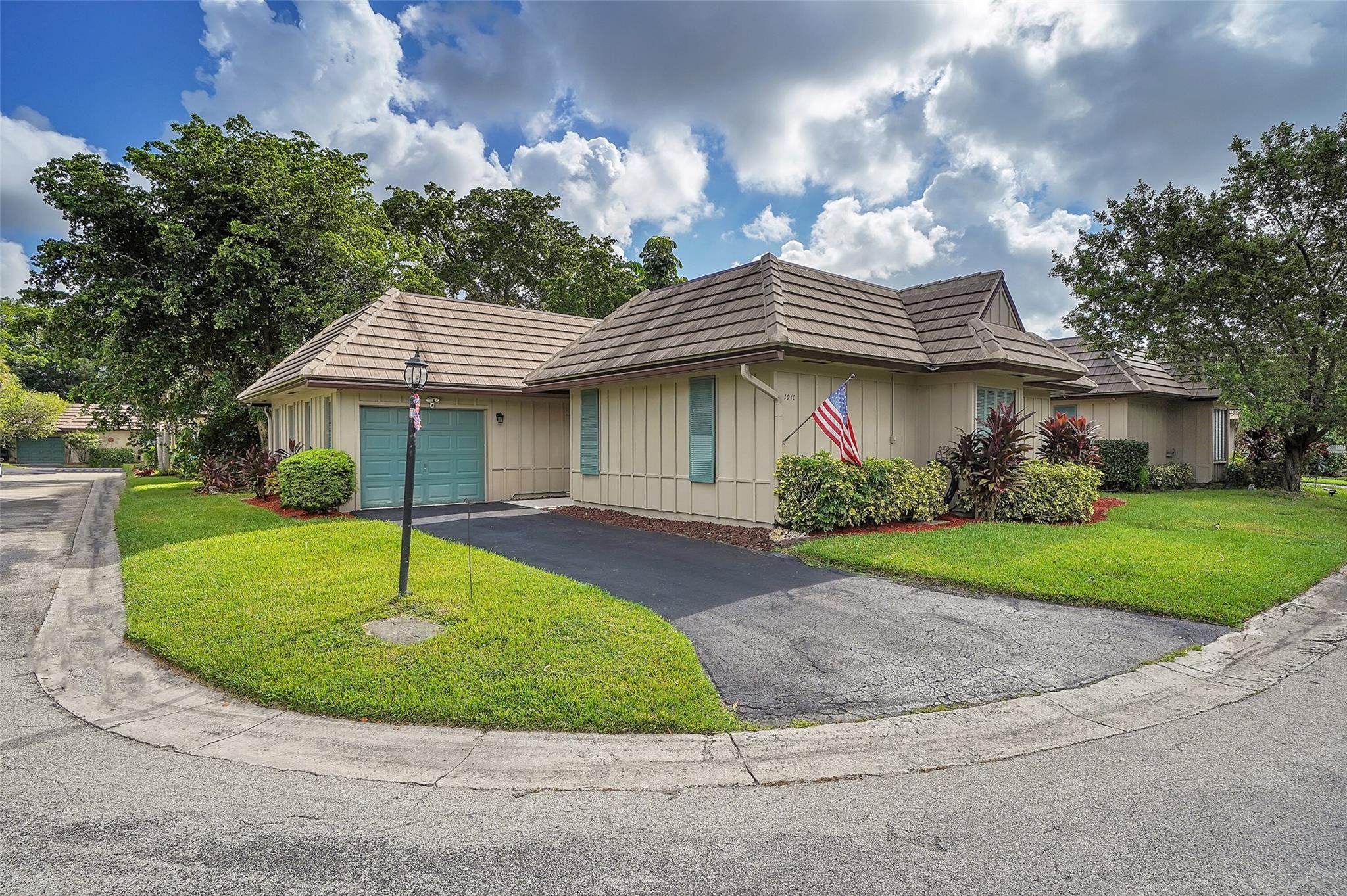 1910 S Coquina Way Coral Springs FL 33071 | F10456375