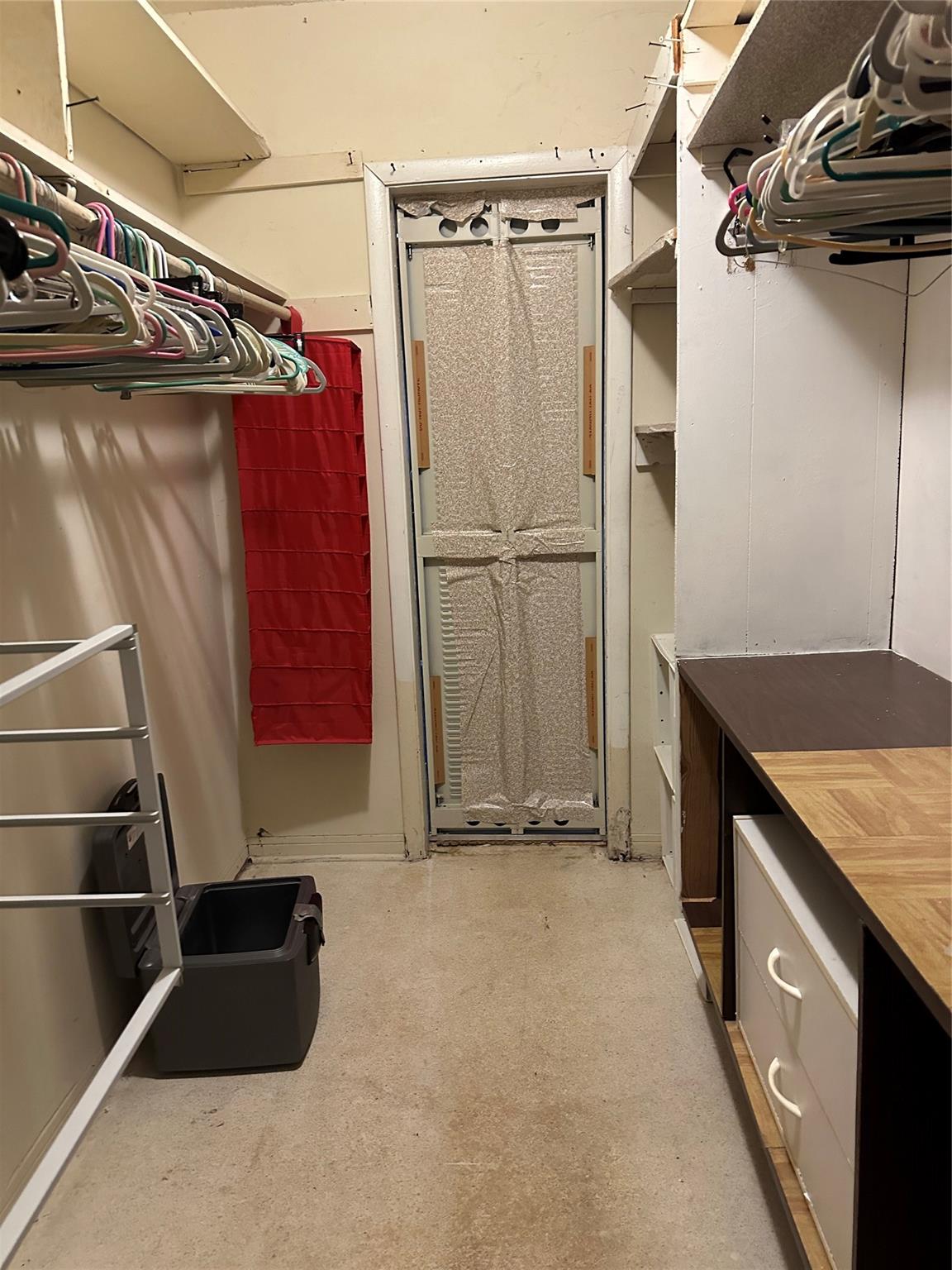 Walk-In Closet Master