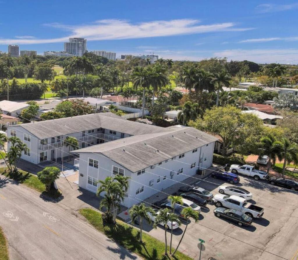 Homes for sale in Hollywood, FL | 930 N 14th Court, Hollywood, FL 33020 | MLS# R11013727