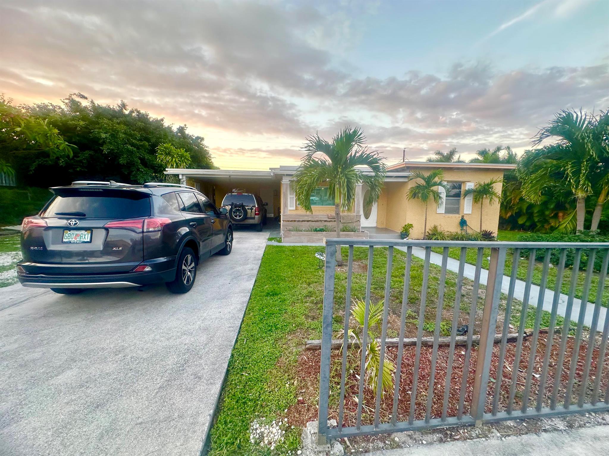 1136 W 7th Street Riviera Beach FL 33404 | R11013800