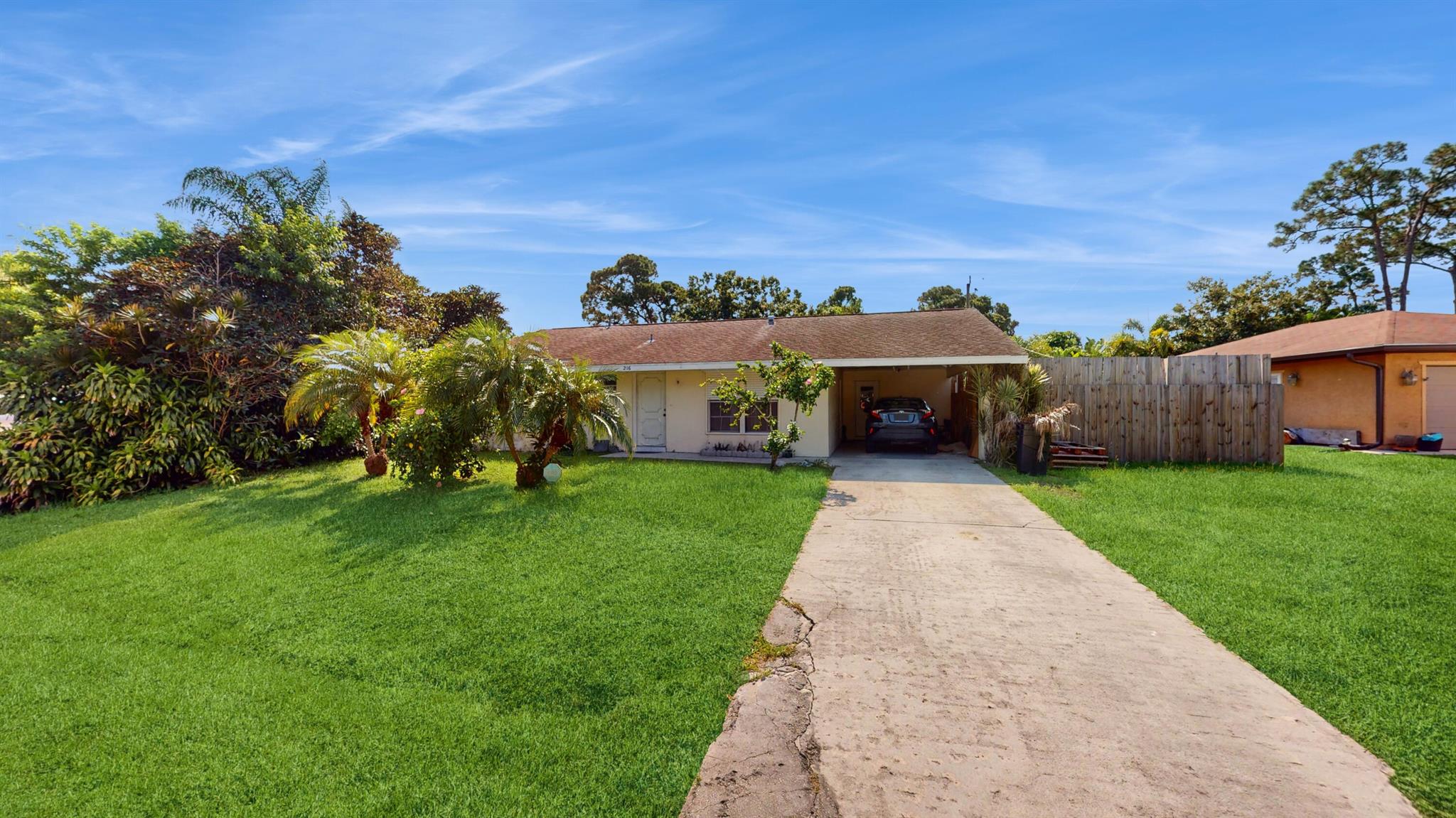 Homes for sale in Port St Lucie, FL | 216 Se Fallon Dr, Port St Lucie, FL 34983 | MLS# R11013893