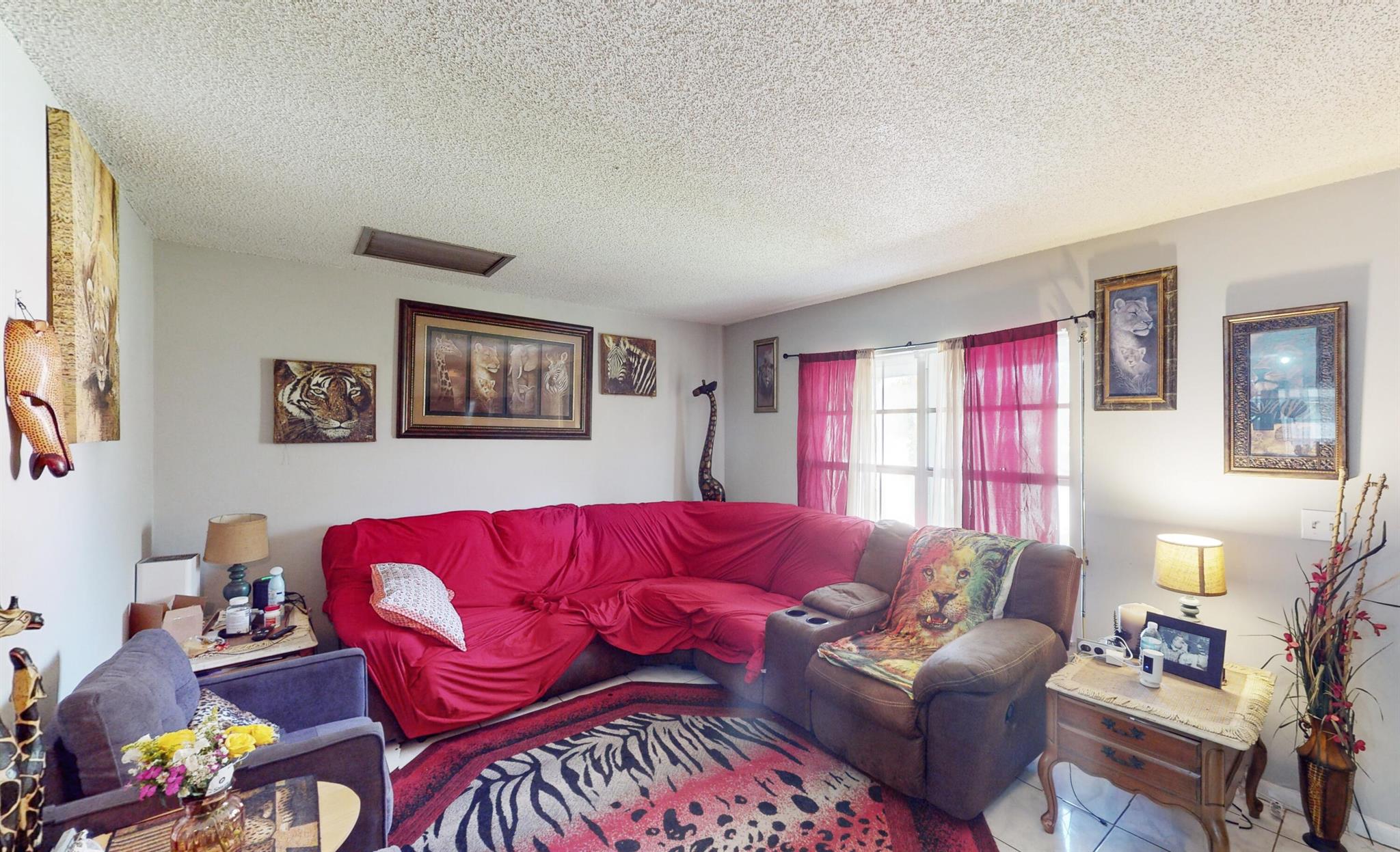 Homes for sale in Port St Lucie, FL | 216 Se Fallon Dr, Port St Lucie, FL 34983 | MLS# R11013893