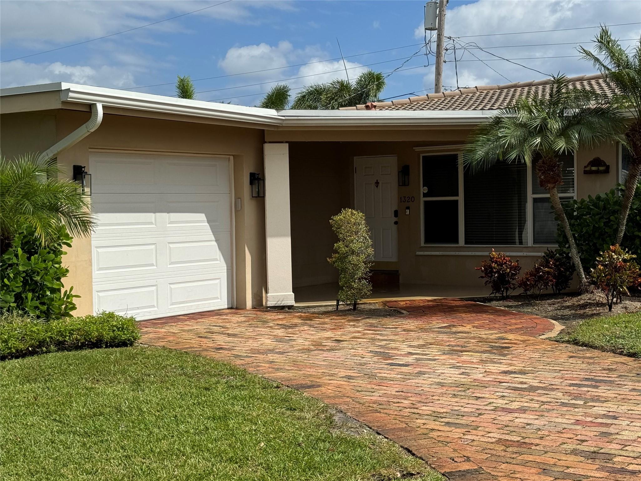 1320 Se 4th Ave Pompano Beach FL 33060 | F10456771