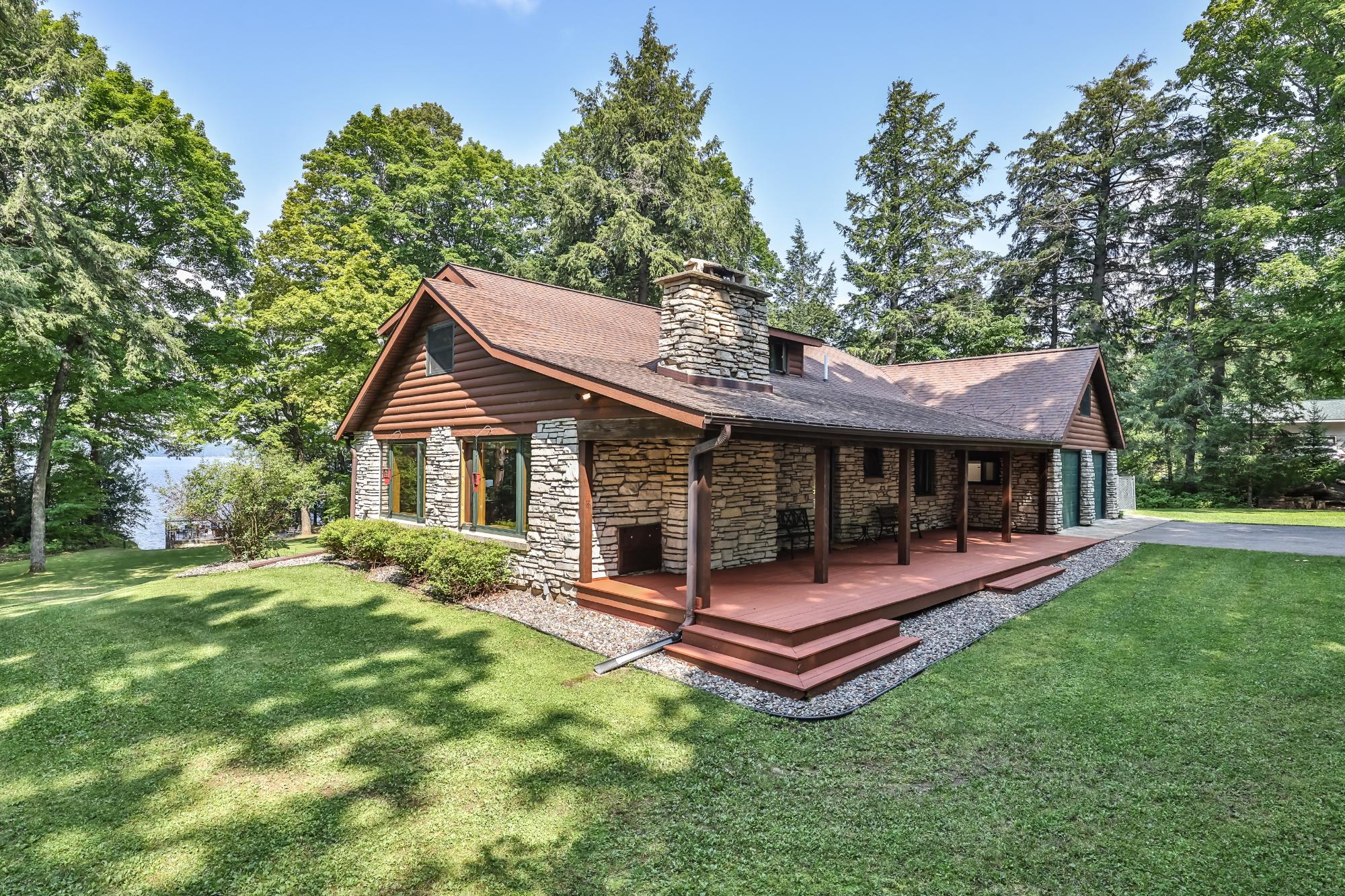 North Twin Lake Property 2748 Hwy 17 Photo 1