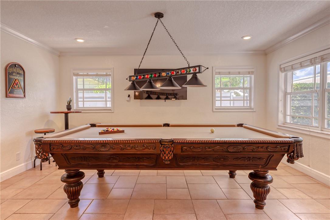 Billard table