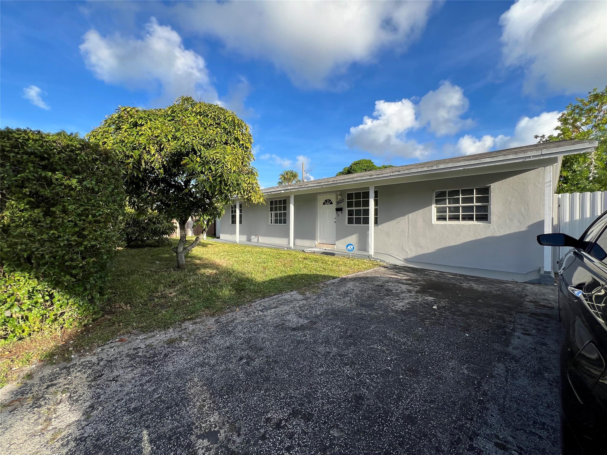 2620 Sw 8th St Fort Lauderdale FL 33312 | F10458274