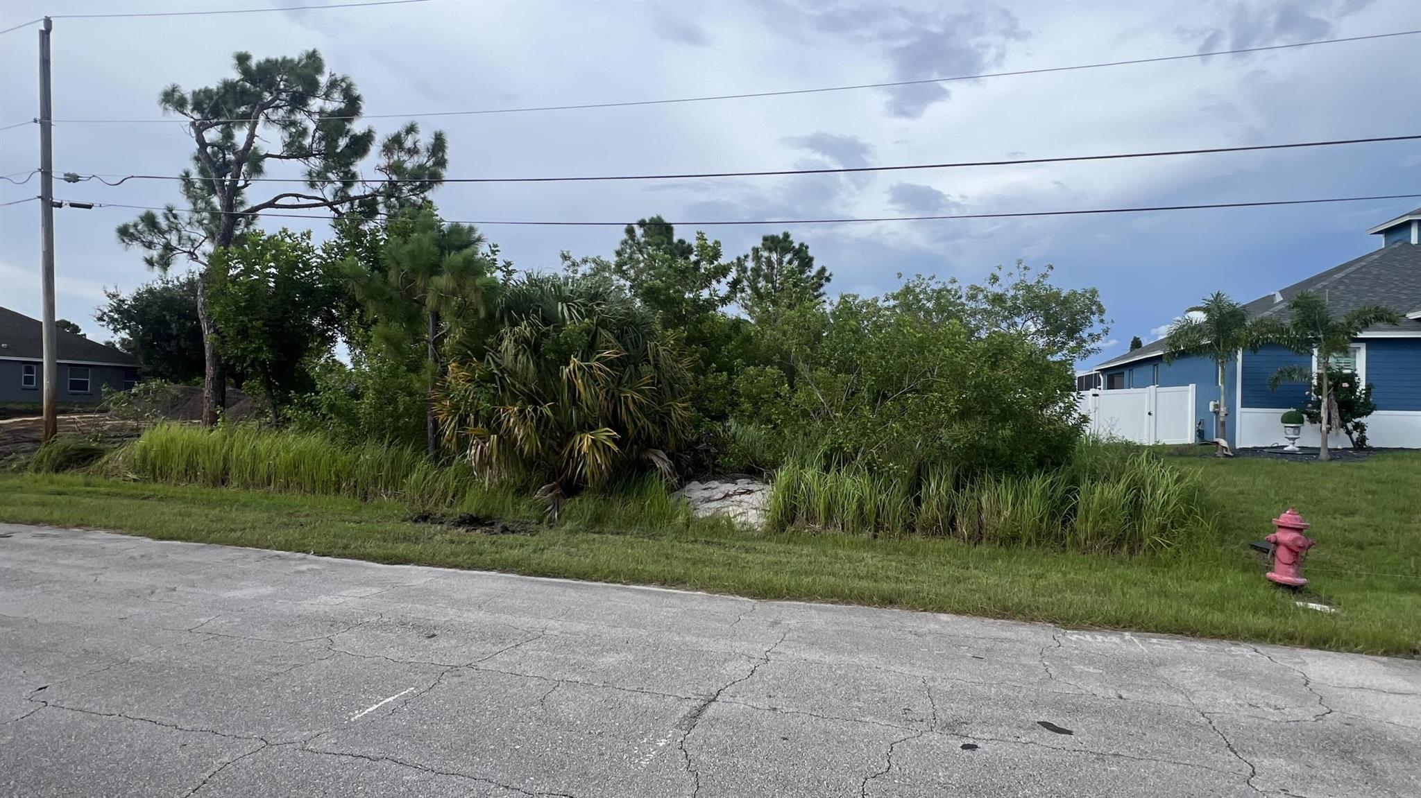 Homes for sale in Port St Lucie, FL | 2607 Sw Fair Isle Road, Port St Lucie, FL 34987 | MLS# R11015683