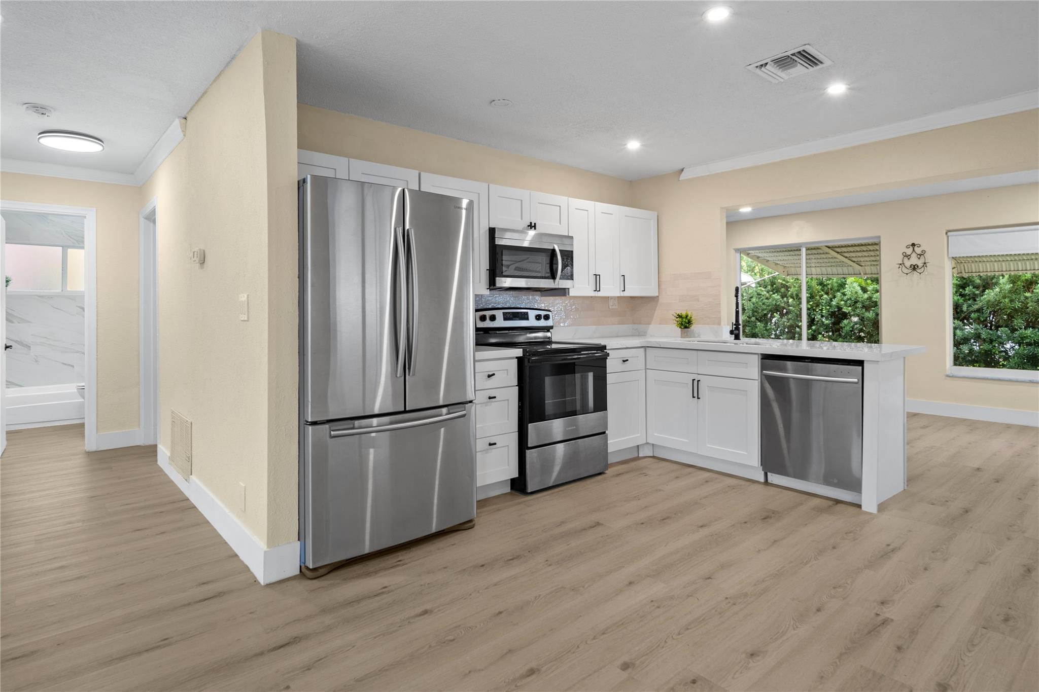 Mainlands Of Tamarac Lake