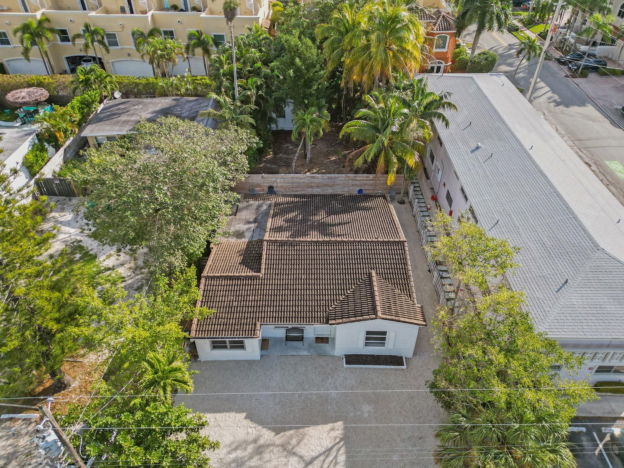 904 Ne 17th Ter Fort Lauderdale FL 33304 | F10458753