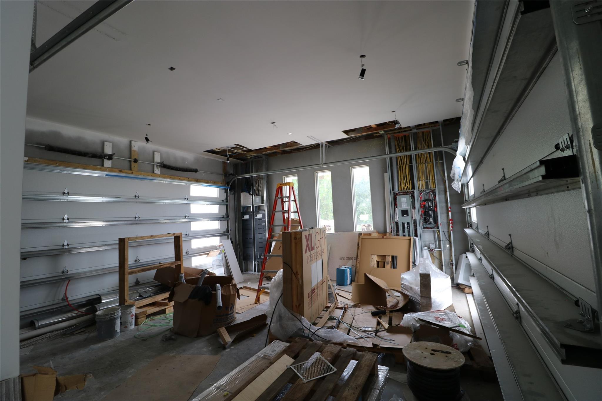 2 car garage with double door drive-thru