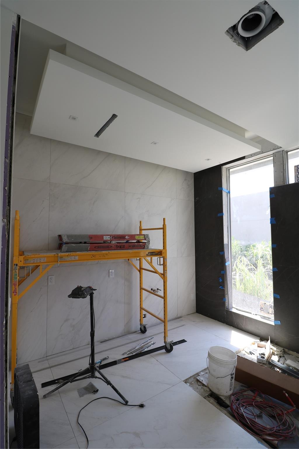 Master bathroom
