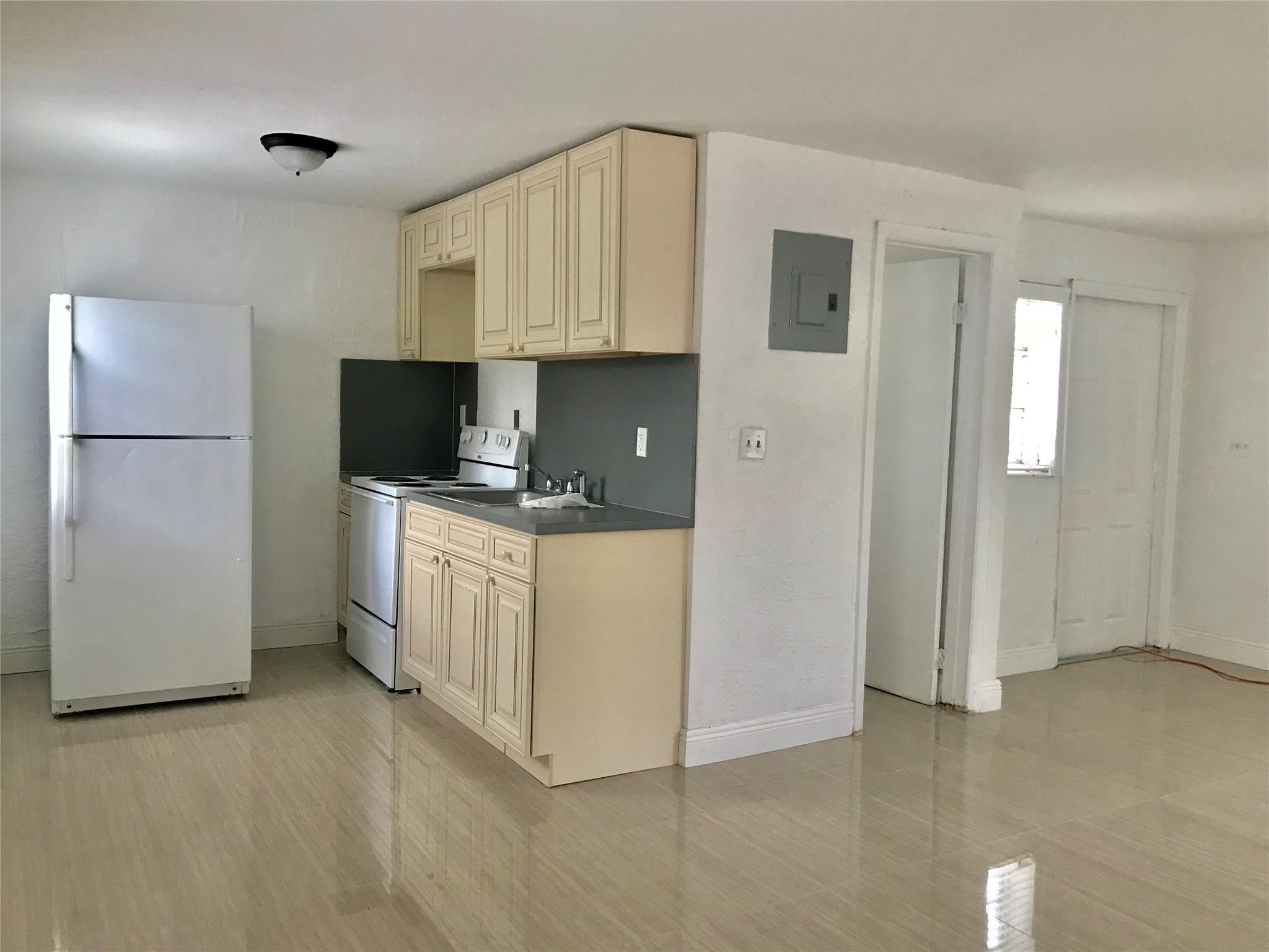 Guest House open kitchen with plenty of room