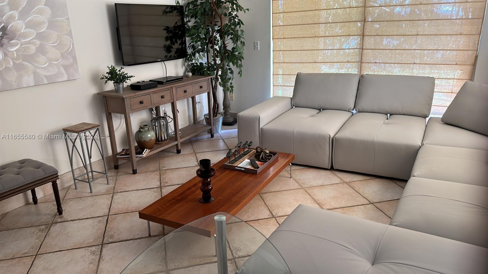 19701 E Country Club Dr #5107, Aventura FL 33180
