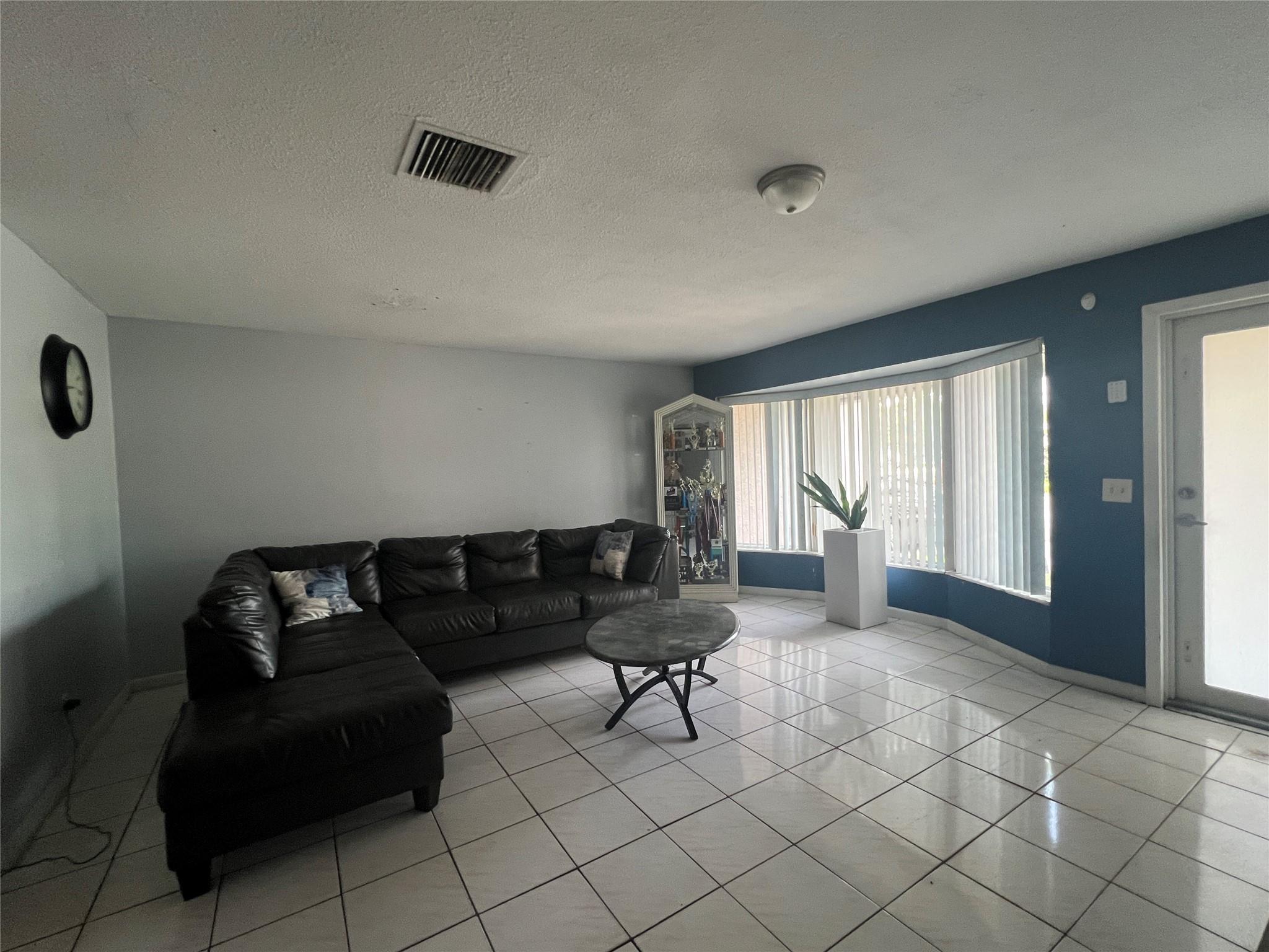 6570 Kimberly Blvd North Lauderdale FL 33068 | F10460163