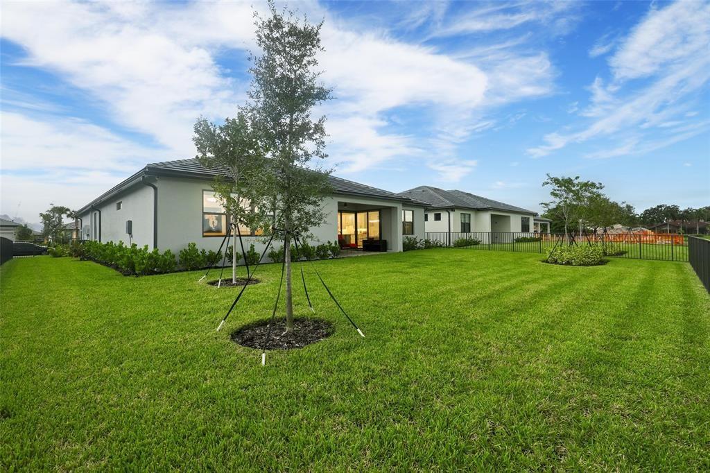 Large Back Yard fenced in